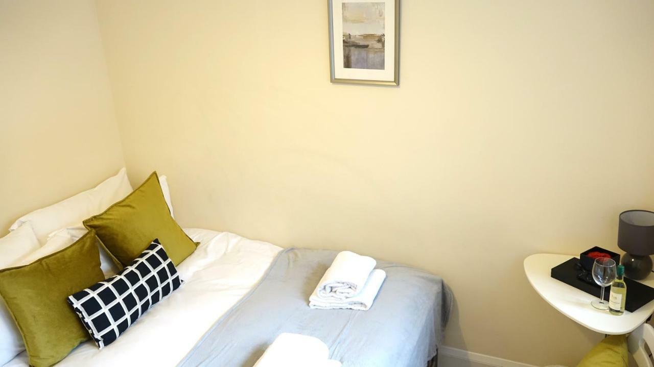 Heathrow Ensuite Rooms- Auto Check In لندن المظهر الخارجي الصورة