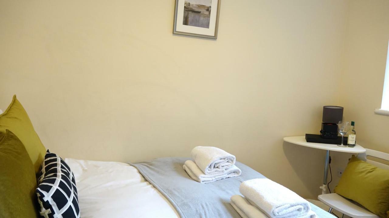Heathrow Ensuite Rooms- Auto Check In لندن المظهر الخارجي الصورة