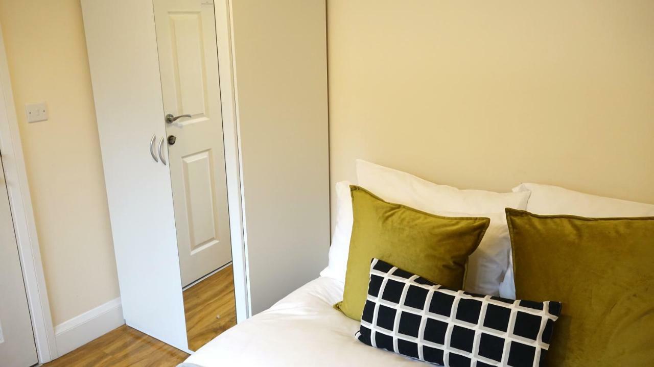 Heathrow Ensuite Rooms- Auto Check In لندن المظهر الخارجي الصورة