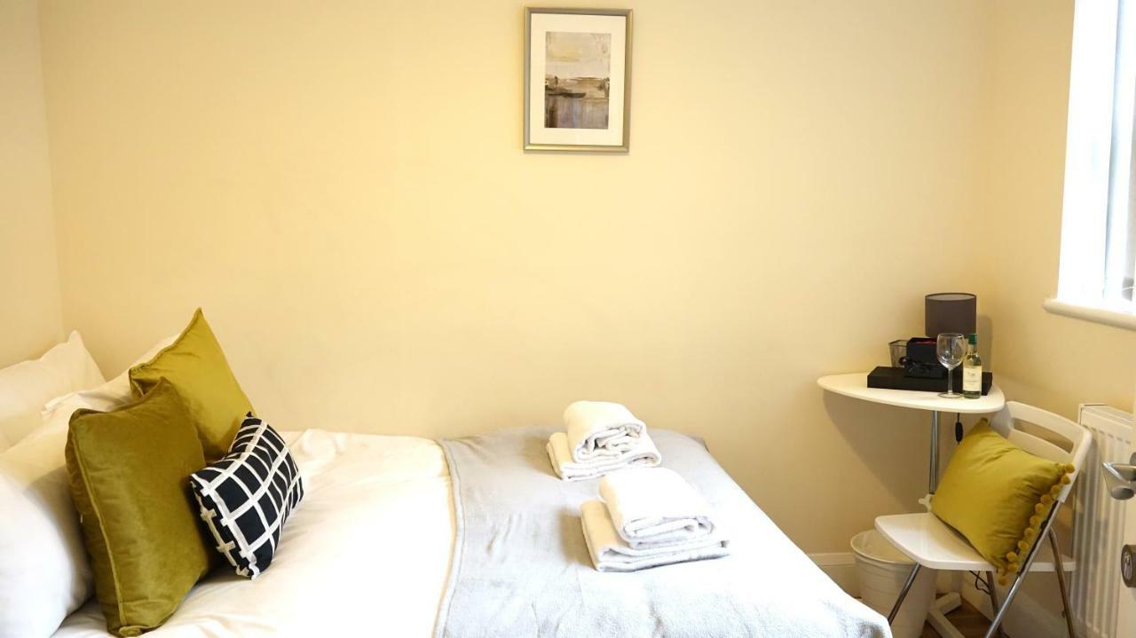 Heathrow Ensuite Rooms- Auto Check In لندن المظهر الخارجي الصورة
