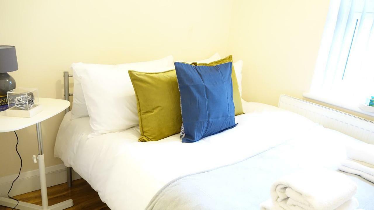 Heathrow Ensuite Rooms- Auto Check In لندن المظهر الخارجي الصورة