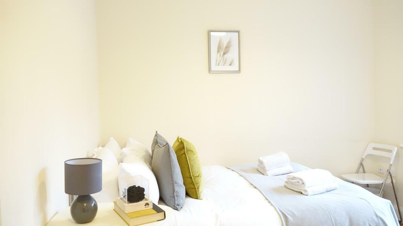 Heathrow Ensuite Rooms- Auto Check In لندن المظهر الخارجي الصورة