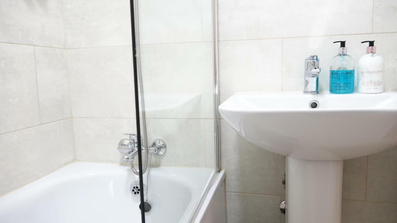Heathrow Ensuite Rooms- Auto Check In لندن المظهر الخارجي الصورة