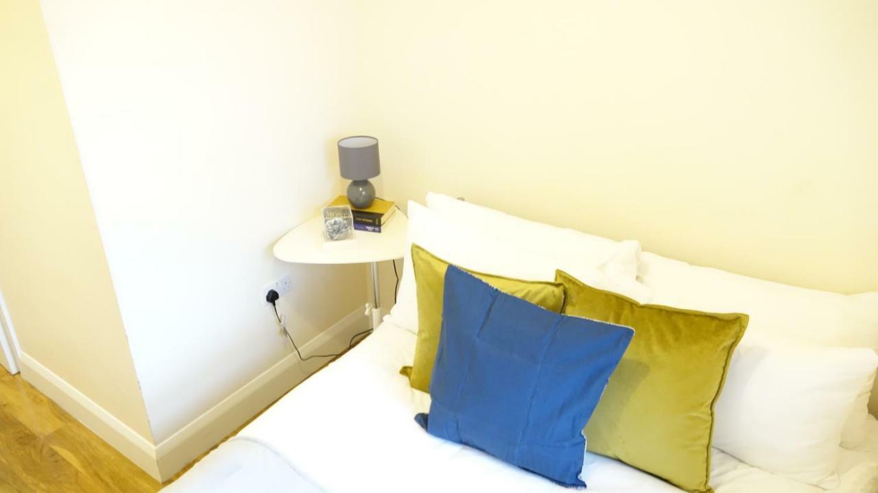 Heathrow Ensuite Rooms- Auto Check In لندن المظهر الخارجي الصورة