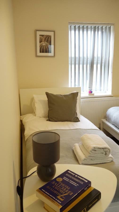 Heathrow Ensuite Rooms- Auto Check In لندن المظهر الخارجي الصورة