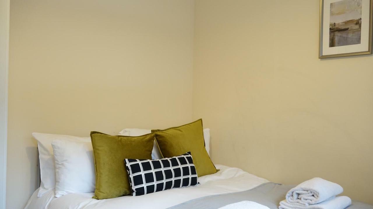 Heathrow Ensuite Rooms- Auto Check In لندن المظهر الخارجي الصورة