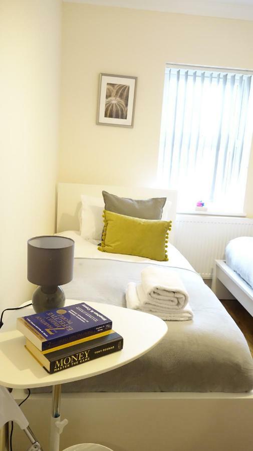 Heathrow Ensuite Rooms- Auto Check In لندن المظهر الخارجي الصورة