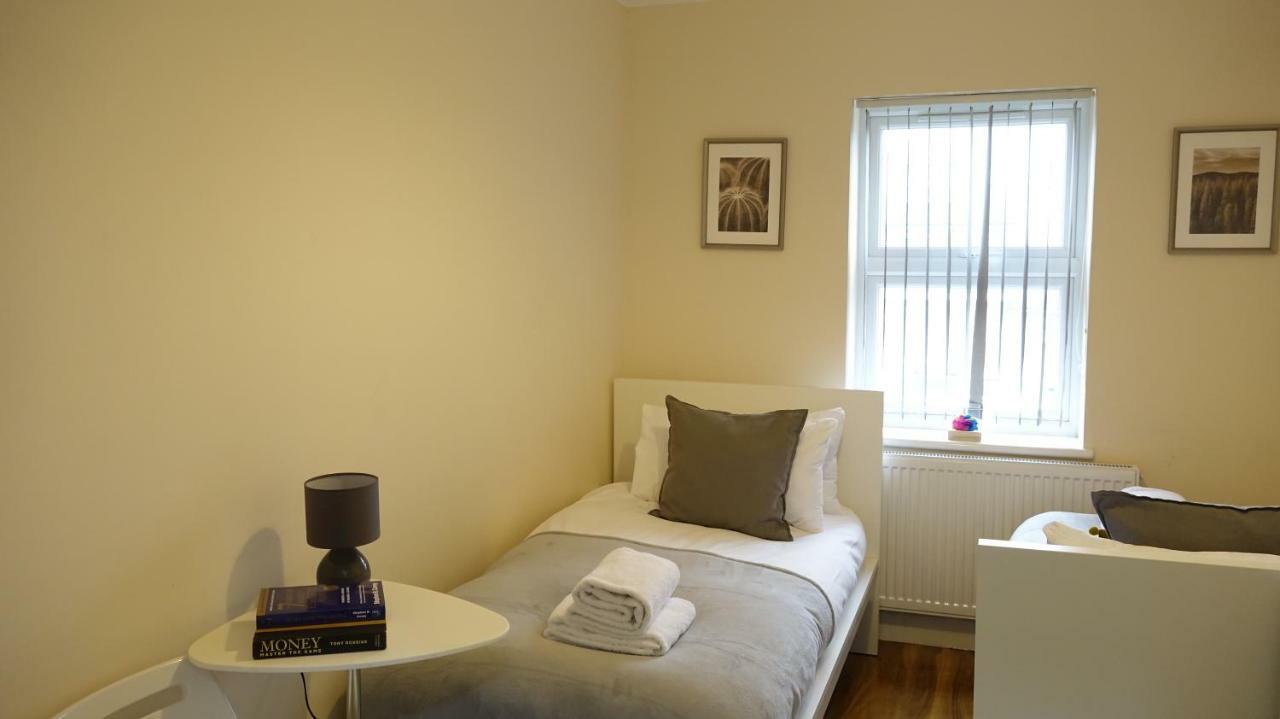 Heathrow Ensuite Rooms- Auto Check In لندن المظهر الخارجي الصورة