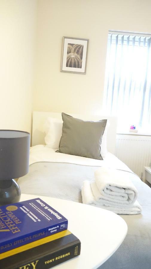 Heathrow Ensuite Rooms- Auto Check In لندن المظهر الخارجي الصورة